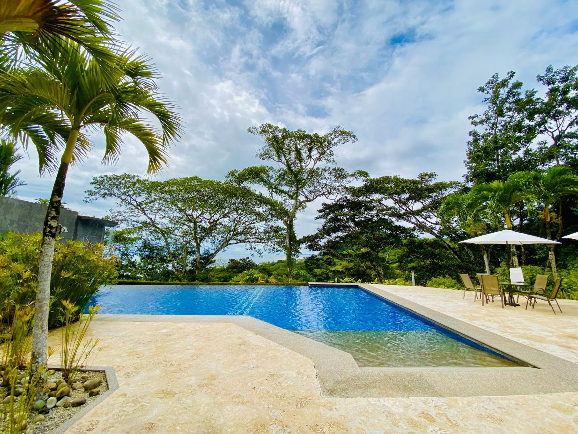 Pacific Edge Eco Lodge Dominical Oda fotoğraf
